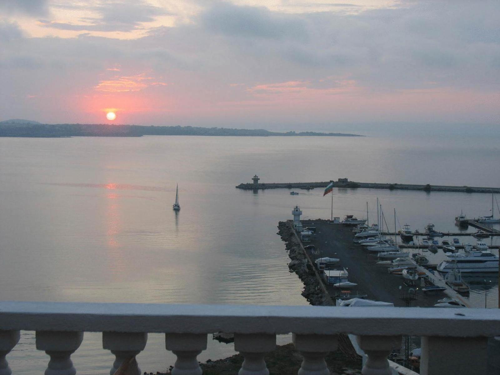 Orion Guest House Sozopol Ngoại thất bức ảnh